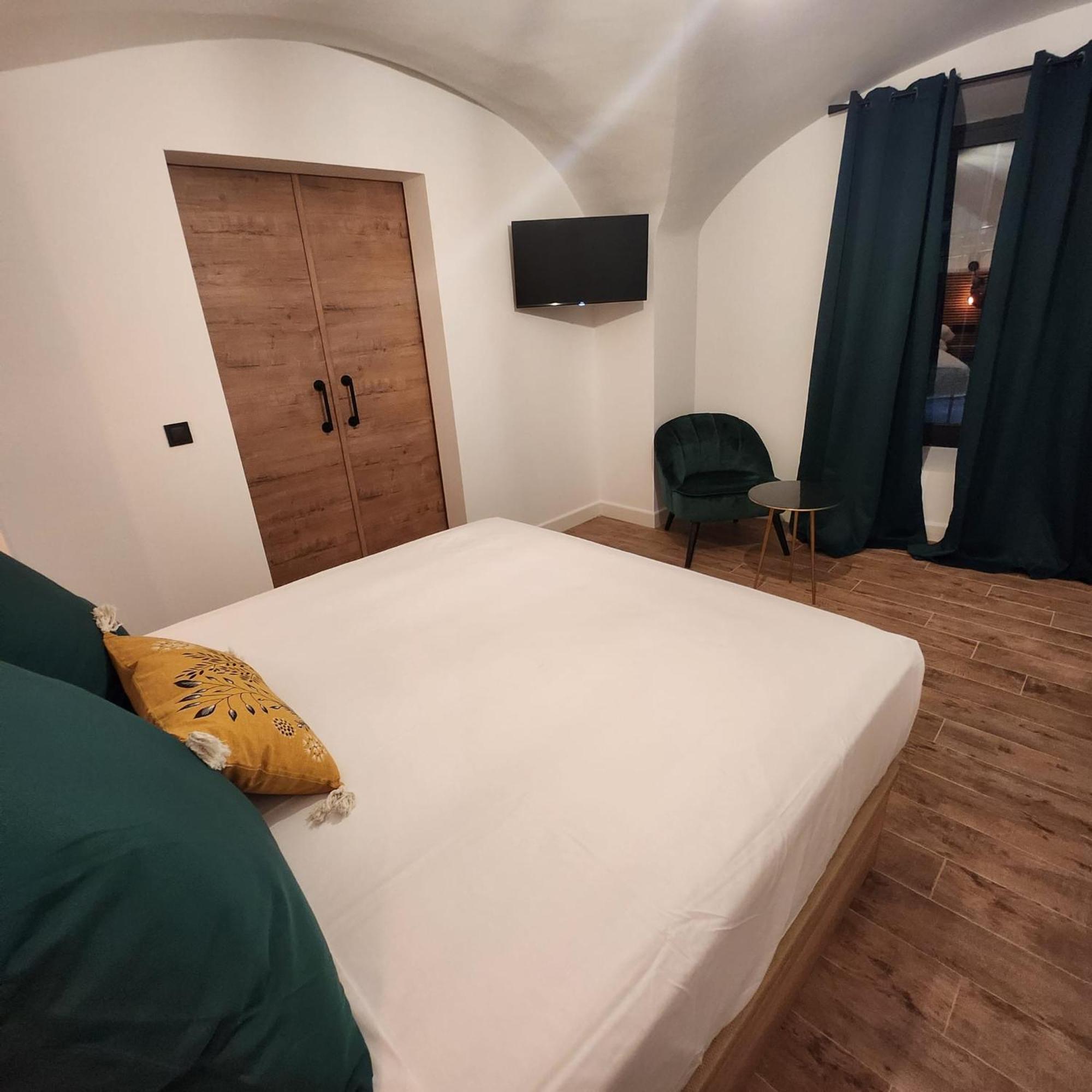 Bailen 3 Apartman Caces Kültér fotó